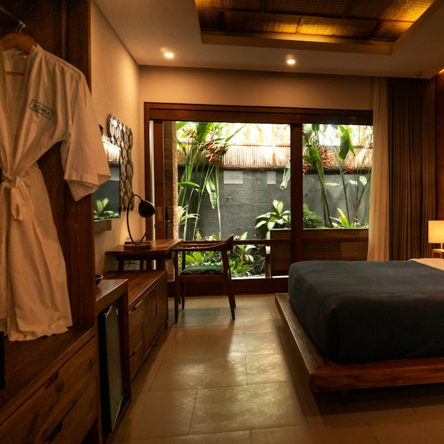 Hotels & motels